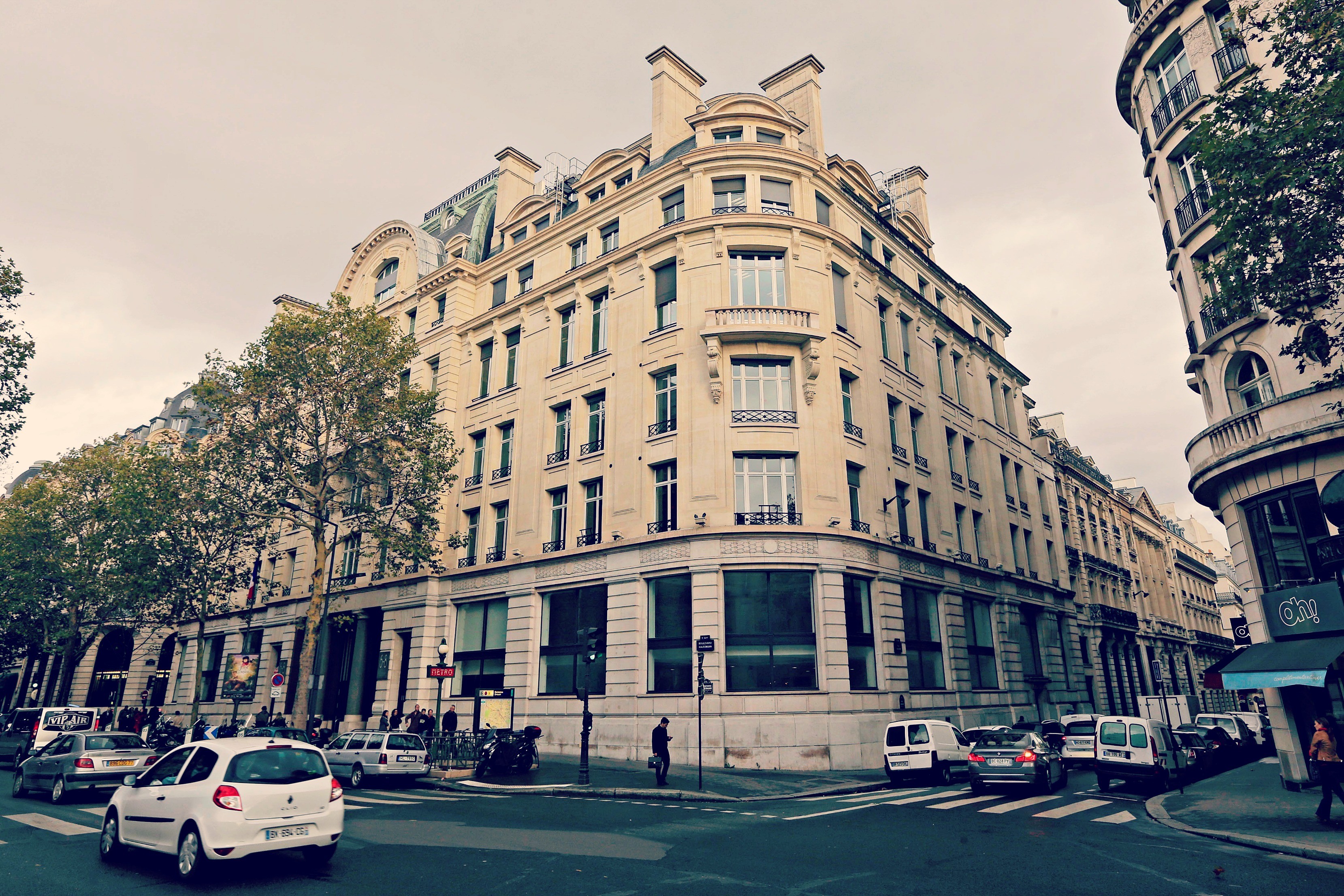 Thomson Reuters Paris Haussmann office exterior